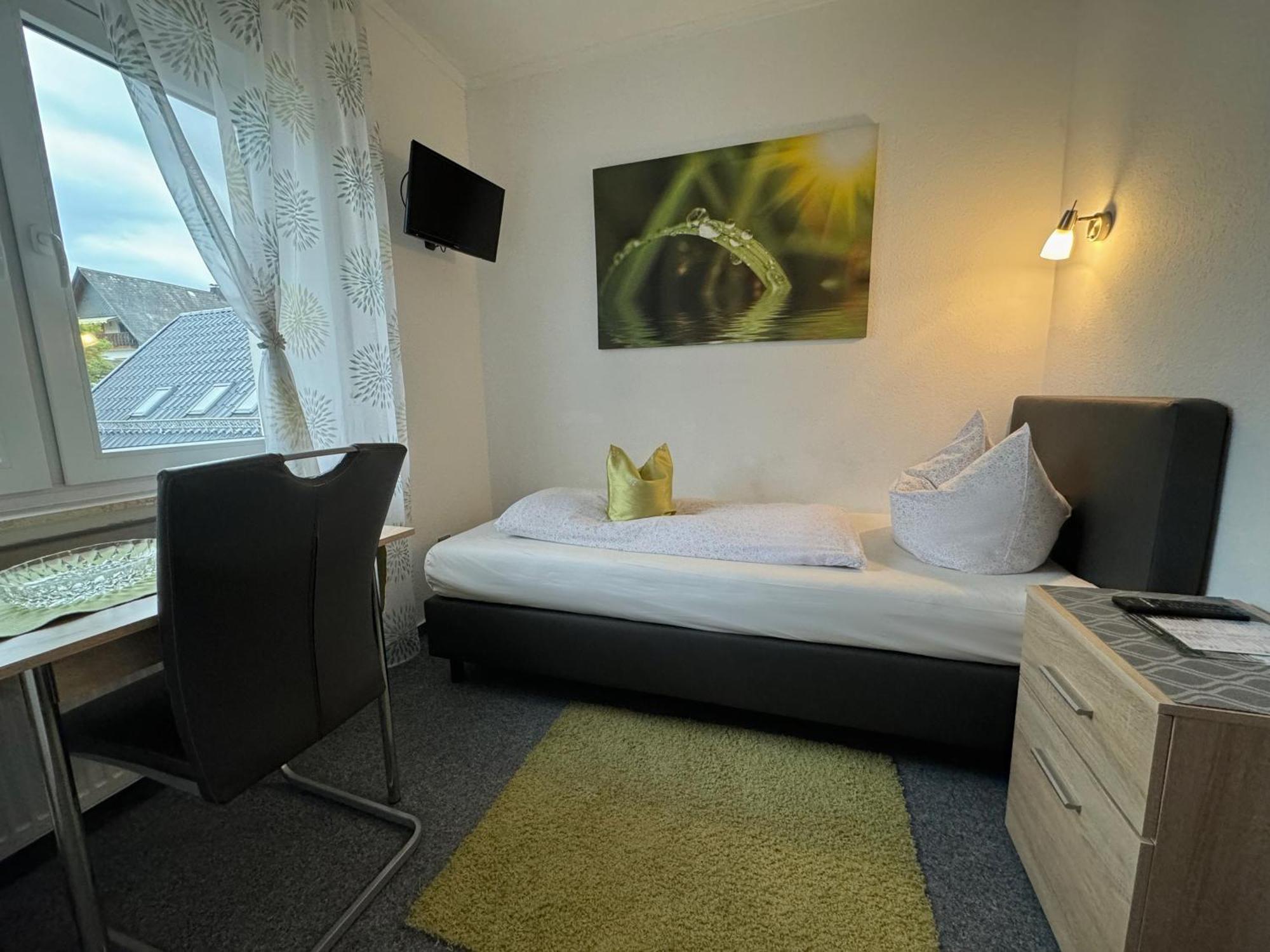 Fruehstueckspension Zur Krone Bad Endbach ภายนอก รูปภาพ
